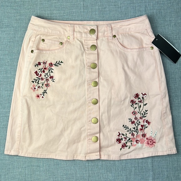 One Heart Dresses & Skirts - One Heart Pink Floral Embroidered Button Up Mini Skirt Size Medium & XL